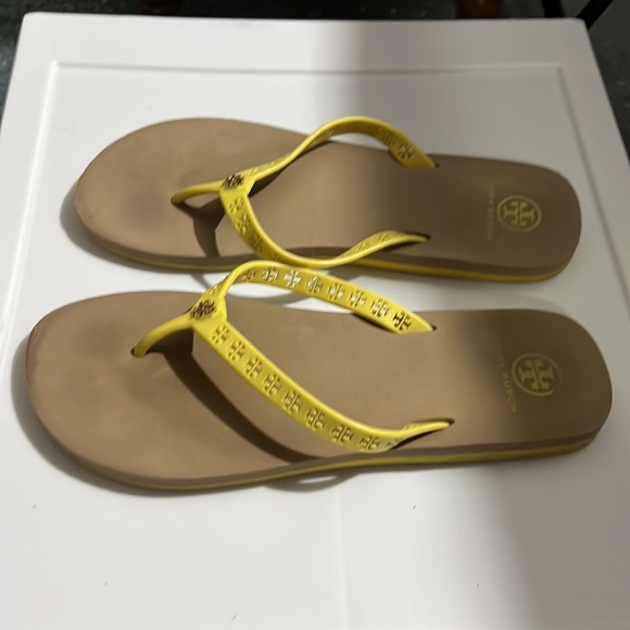 Tory Burch Flip Flops Size 9 - Picture 2 of 4